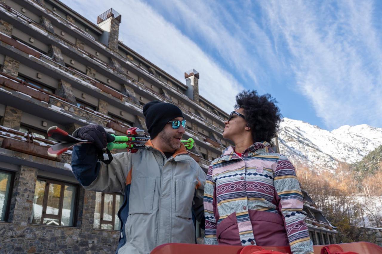 Yomo Patagonia Hotel Arinsal Exterior photo